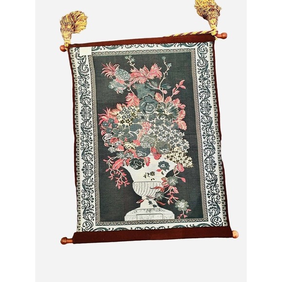 Bombay Company Floral Flowers in Vase Tapestry Wall Hanging W/ Tassel Rope India - Picture 2 of 6